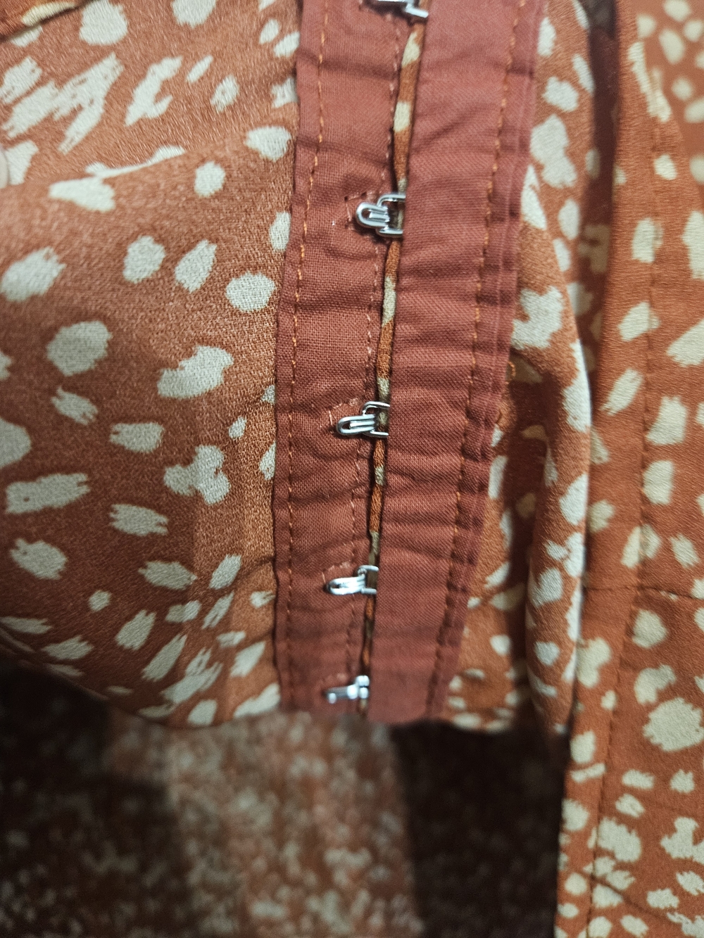 Sienna Sky Rust Dot Ruched Long Sleeve Peasant Top Sz XL - Picture 2 of 6